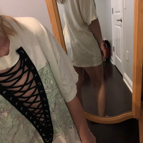 NWOT - LF one of a kind lace up T-shirt - Picture 6 of 6